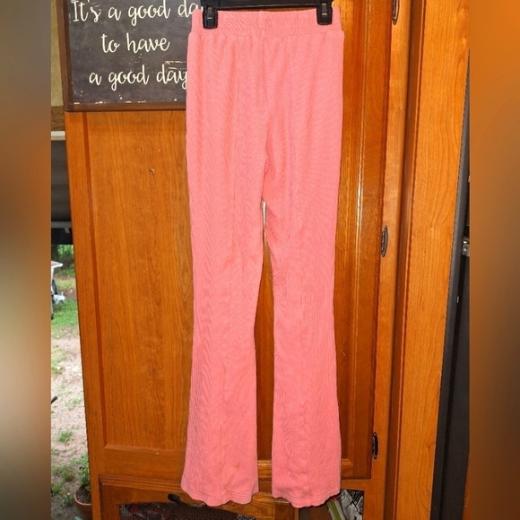 Pants - BoTee Pink Ribbed Flare Pants In A Womens Size X-Small. Pre-loved In Great Shape